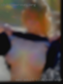 Sex adult club men shertless nudo back.